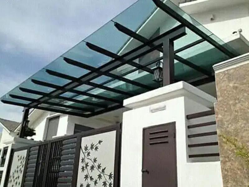 Kanopi teras depan rumah modern Bintaro